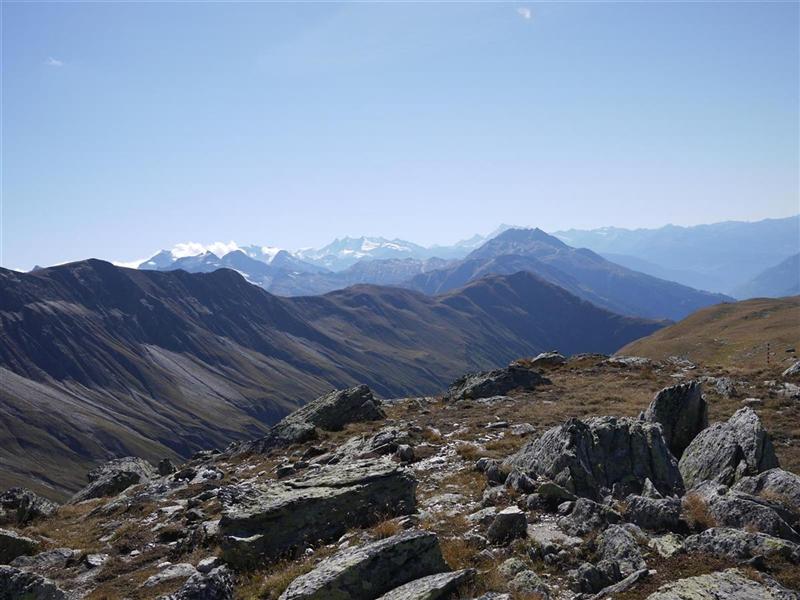 Vue sur l'Eggerhorn, le Saflischpass et les montagnes qui bordent la Vispertal
