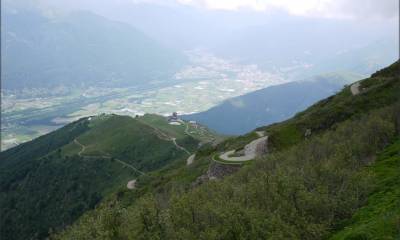 Vue sur la rude montée à la cabane du Tamaro