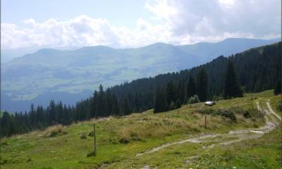 Jolie vue sur la Surselva depuis Alp Dado