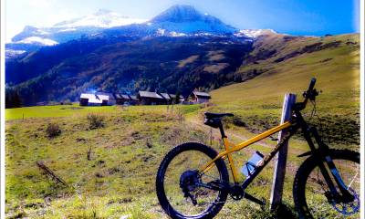 Chalets de Porcherey sous le Mont Joly